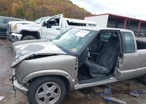 2000 Chevrolet S-10 Ls from USA, damaged, VIN 1GCCS1957Y8280802
